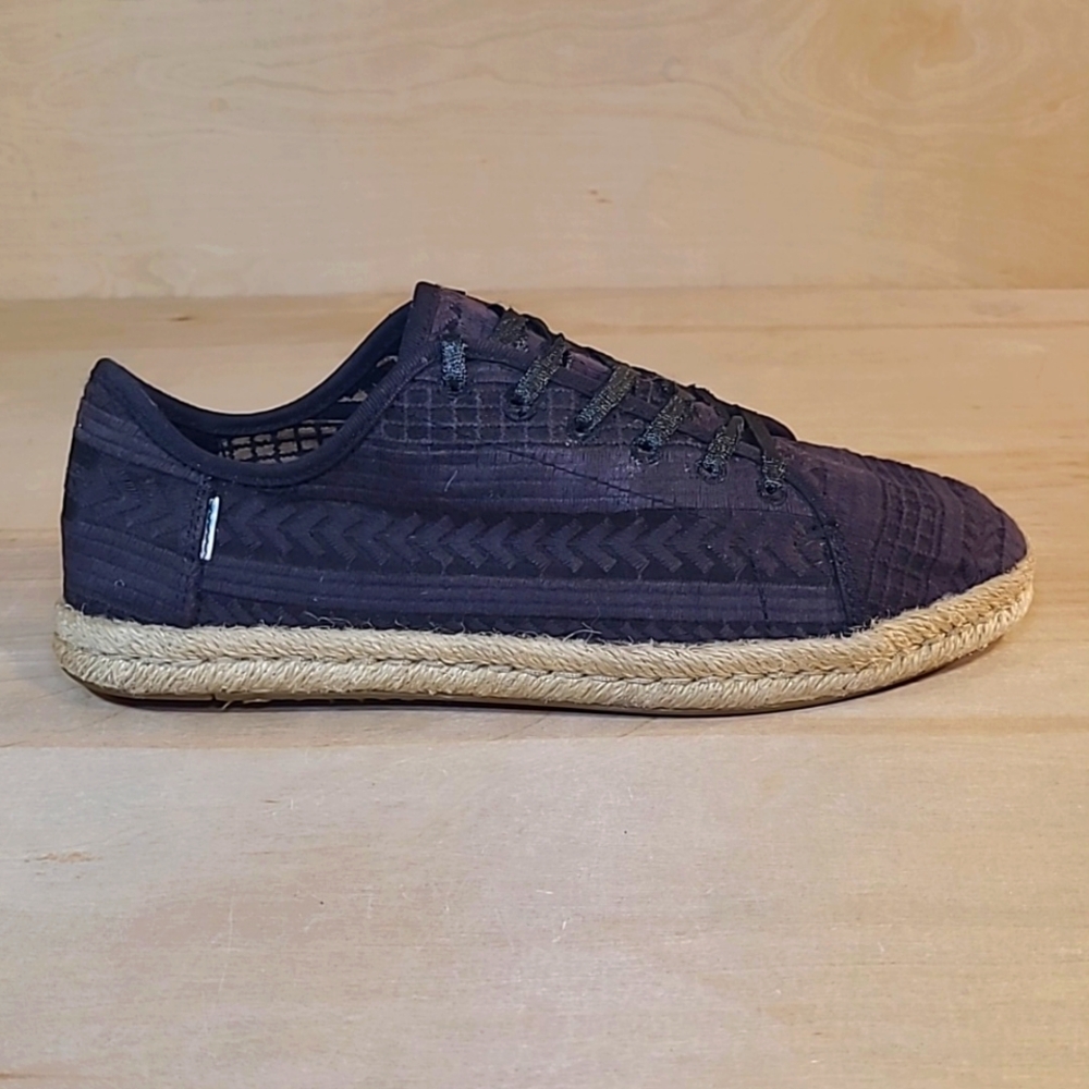 Toms Womens Lena Arrow Embriodered Mesh Lace Up Shoes
